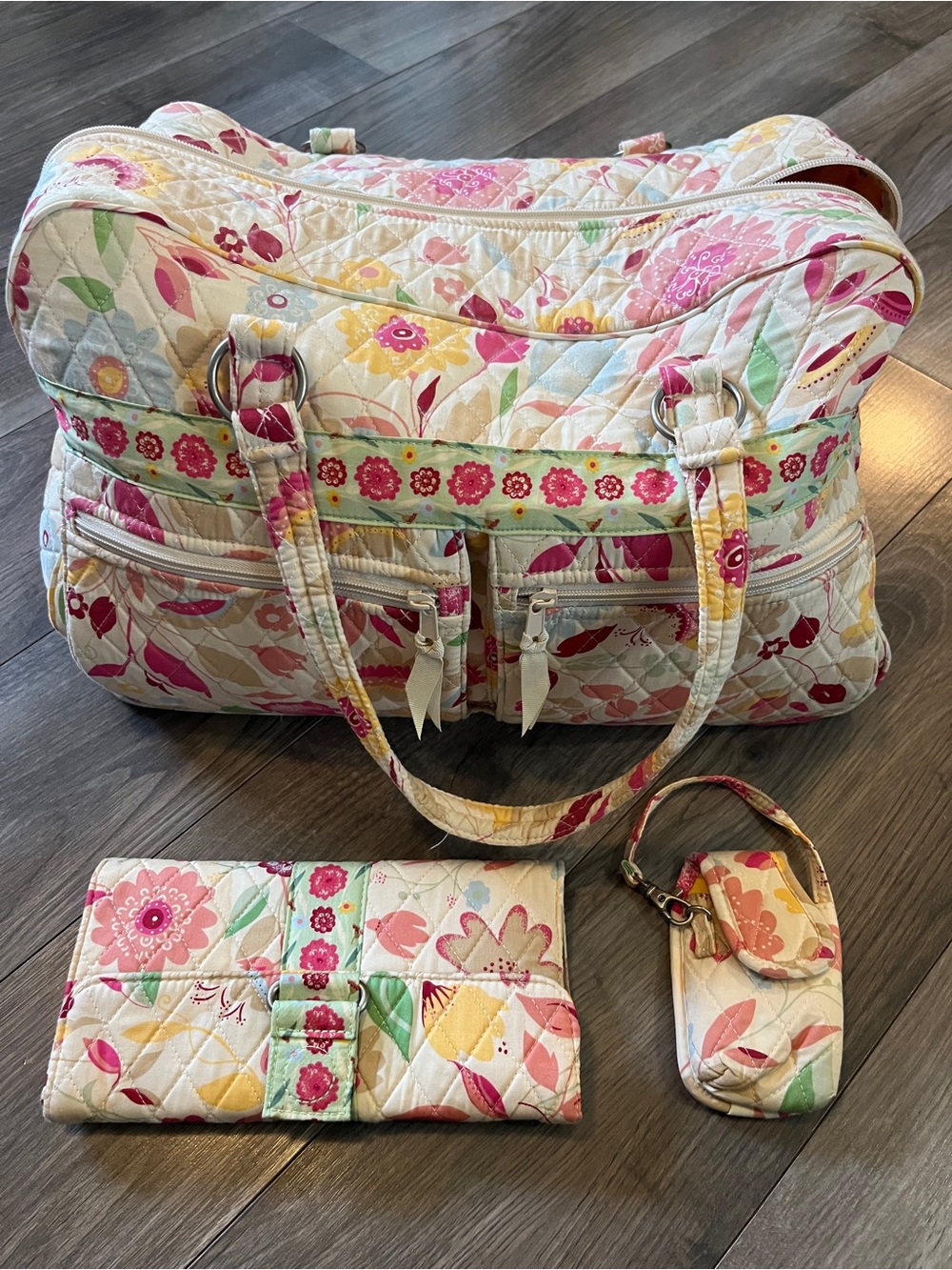 Lemon Hill happy circles duffel wallet cell phone set
